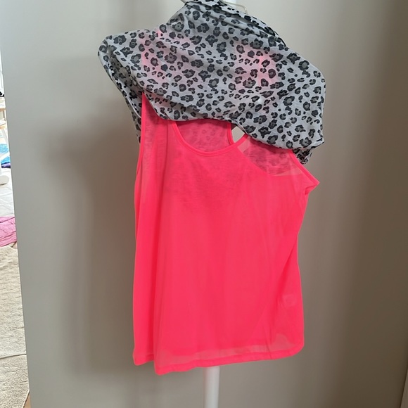 Pretty Rebellious Two piece tank top - Picture 6 of 9